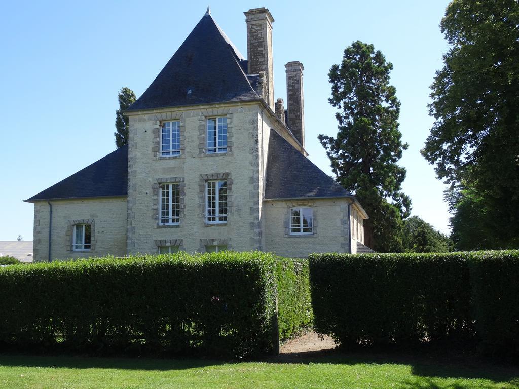 Chateau Turgot Gites Bons-Tassily الغرفة الصورة
