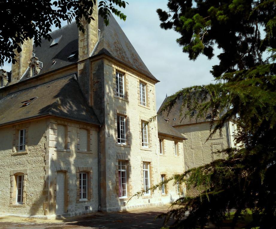 Chateau Turgot Gites Bons-Tassily الغرفة الصورة